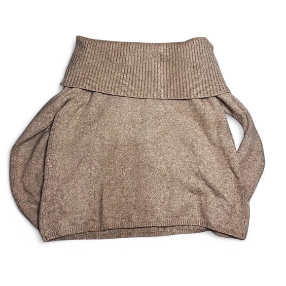 Old Navy Off Shoulder Top - Picture 2 of 4